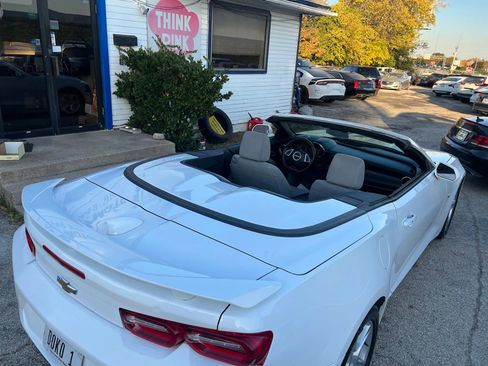 Used 2020 Chevrolet Camaro LT image 16