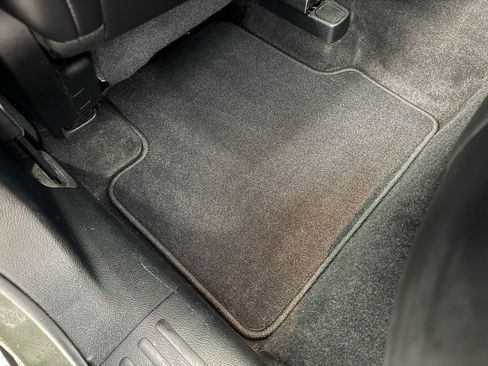 Used 2019 Jeep Cherokee Limited AWD/4WD image 25