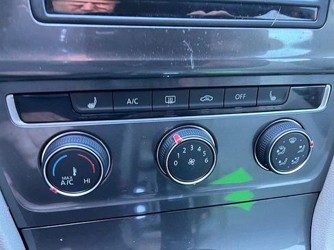 Used 2017 Volkswagen Golf Alltrack S image 40