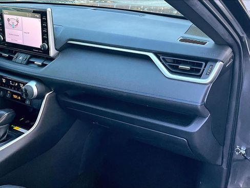 Used 2022 Toyota RAV4 XSE image 19