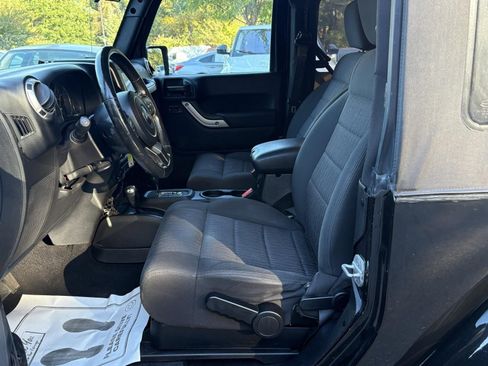 Used 2012 Jeep Wrangler Sahara image 18