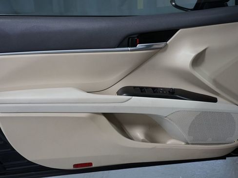 Certified 2022 Toyota Camry LE image 27