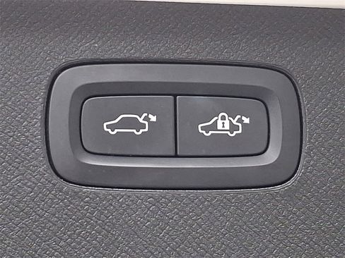 Used 2021 Volvo XC90 T6 Inscription w/ Lounge Package image 28