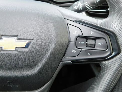 Used 2025 Chevrolet Trax LS image 28