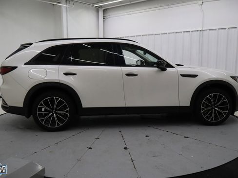 Used 2025 MAZDA CX-70 Plug-In Hybrid w/ Premium Pkg image 2