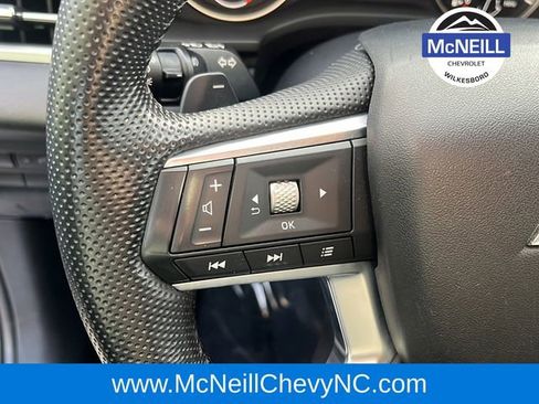 Used 2022 Mitsubishi Outlander SE image 25