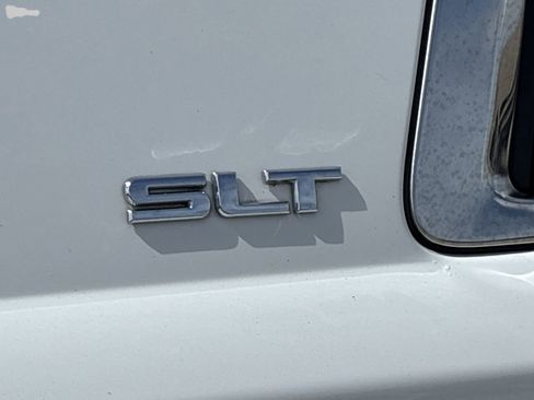 Used 2018 GMC Yukon SLT AWD/4WD image 9