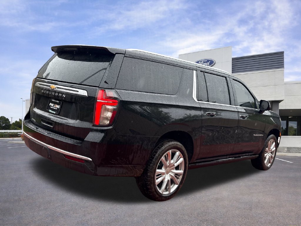 Used 2021 Chevrolet Suburban High Country w/ Premium Package 2 AWD/4WD image 7