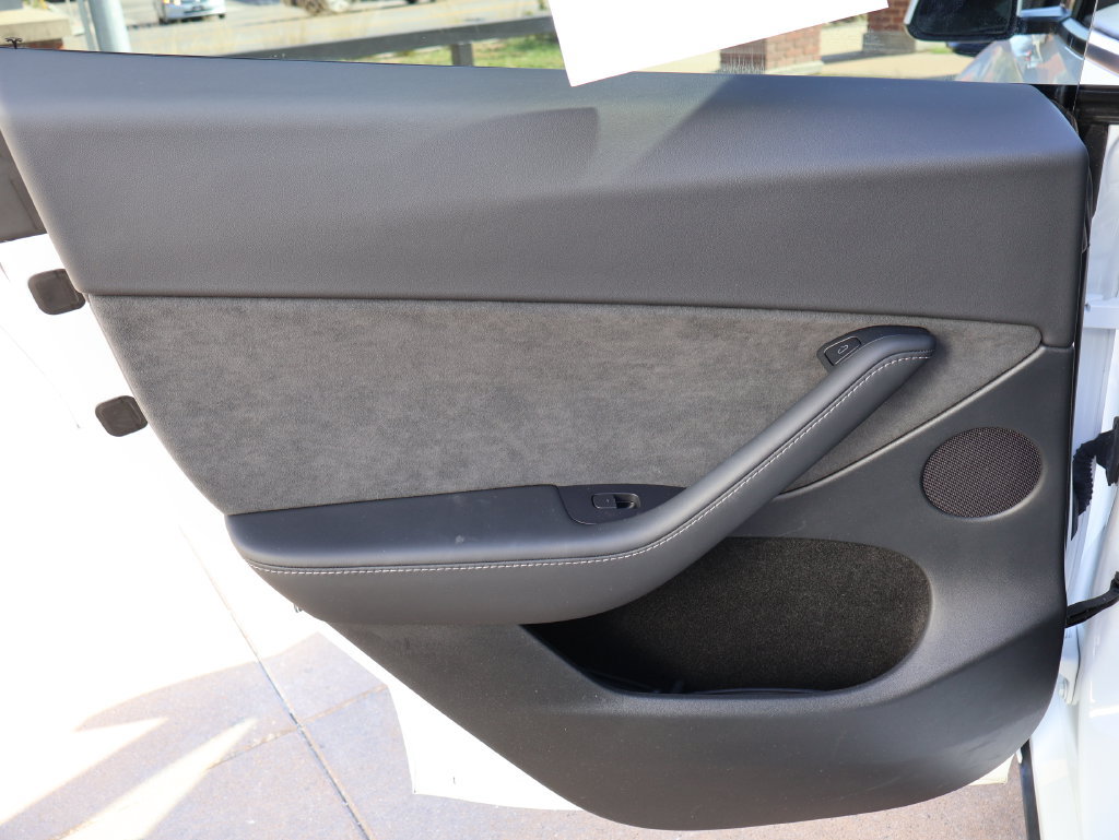 Used 2022 Tesla Model Y Performance AWD/4WD image 22
