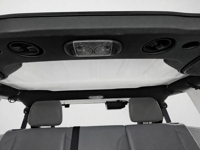 Used 2015 Jeep Wrangler Unlimited Rubicon w/ Connectivity Group AWD/4WD image 25
