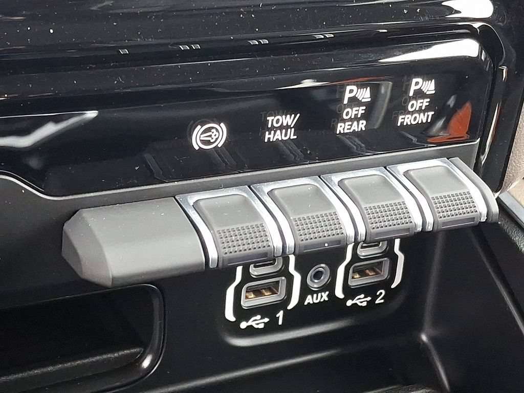 Used 2024 RAM 3500 Laramie AWD/4WD image 27