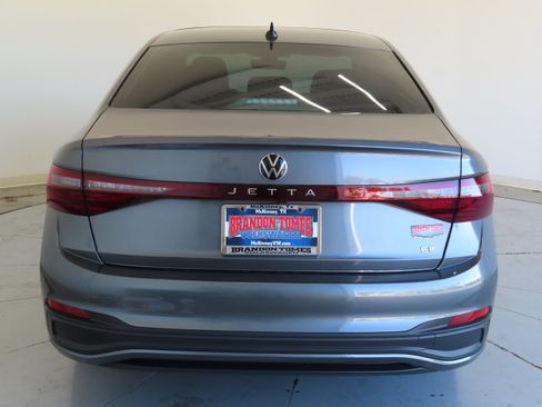New 2026 Volkswagen Jetta SE FWD image 4