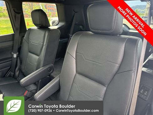 Used 2024 Lexus GX 550 w/ Accessory Package (2T) AWD/4WD image 11