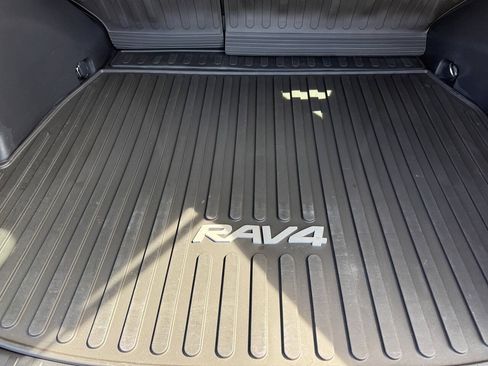 Used 2024 Toyota RAV4 LE AWD/4WD image 27