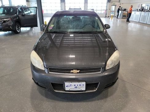 Used 2010 Chevrolet Impala LTZ FWD image 2