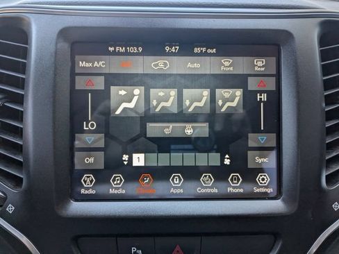 Used 2019 Jeep Cherokee Trailhawk w/ Cold Weather Group AWD/4WD image 20