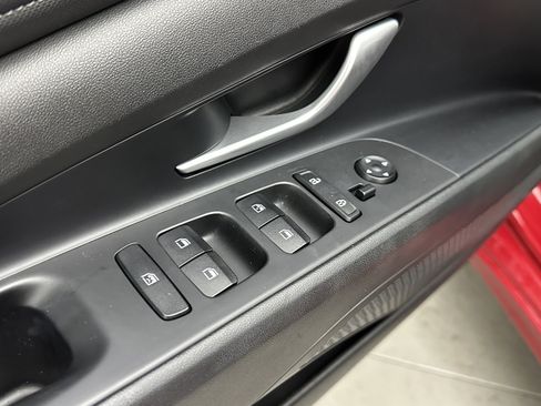 Used 2023 Hyundai Elantra SEL w/ Convenience Package image 11