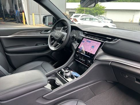 New 2025 Jeep Grand Cherokee L Limited w/ Trailer Tow Package image 49