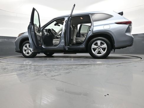 Certified 2024 Toyota Highlander LE image 50