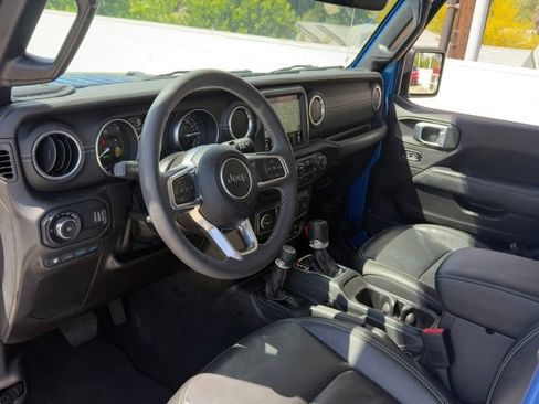 Used 2023 Jeep Wrangler Unlimited Sahara image 6