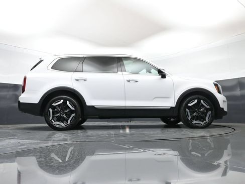 Used 2025 Kia Telluride S FWD image 50