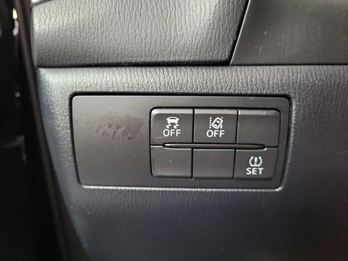 Used 2018 MAZDA MAZDA3 Grand Touring w/ Premium Equipment Package FWD image 33