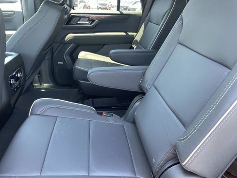 New 2026 GMC Yukon Elevation w/ Elevation Premium Package AWD/4WD image 21