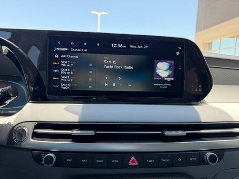 Used 2025 Hyundai Palisade SEL FWD image 12