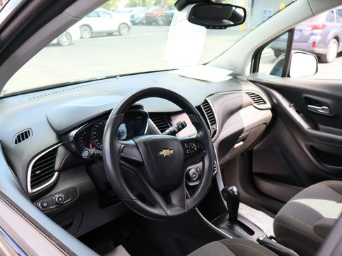 Used 2020 Chevrolet Trax LS w/ LPO, Protection Package FWD image 11