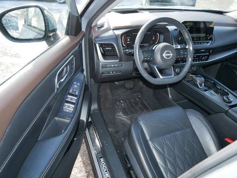 Certified 2023 Nissan Rogue Platinum w/ Platinum Premium Package image 10