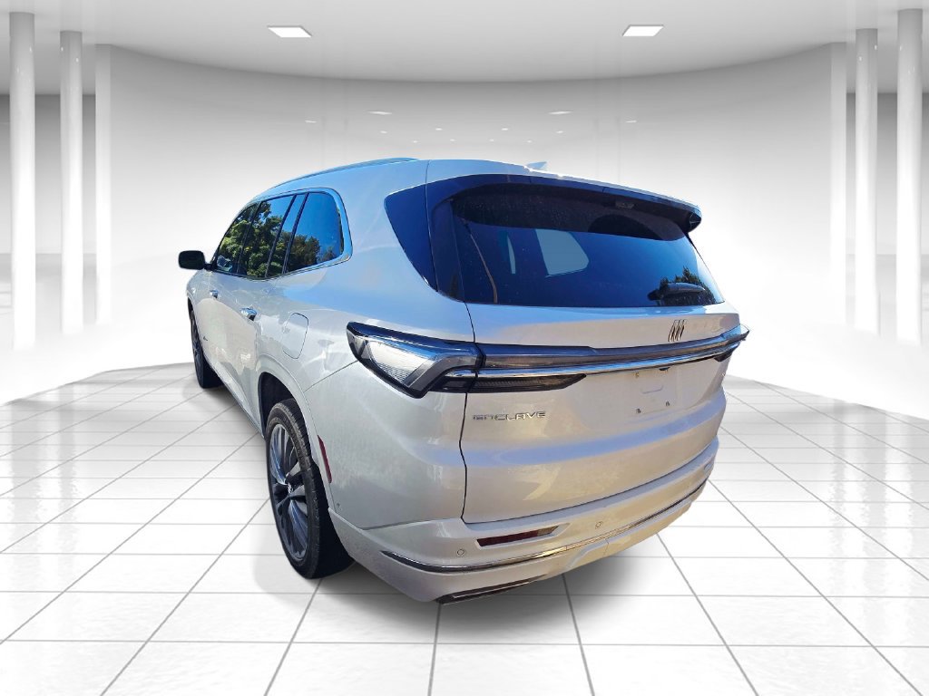 Used 2025 Buick Enclave Avenir w/ Super Cruise Package AWD/4WD image 4