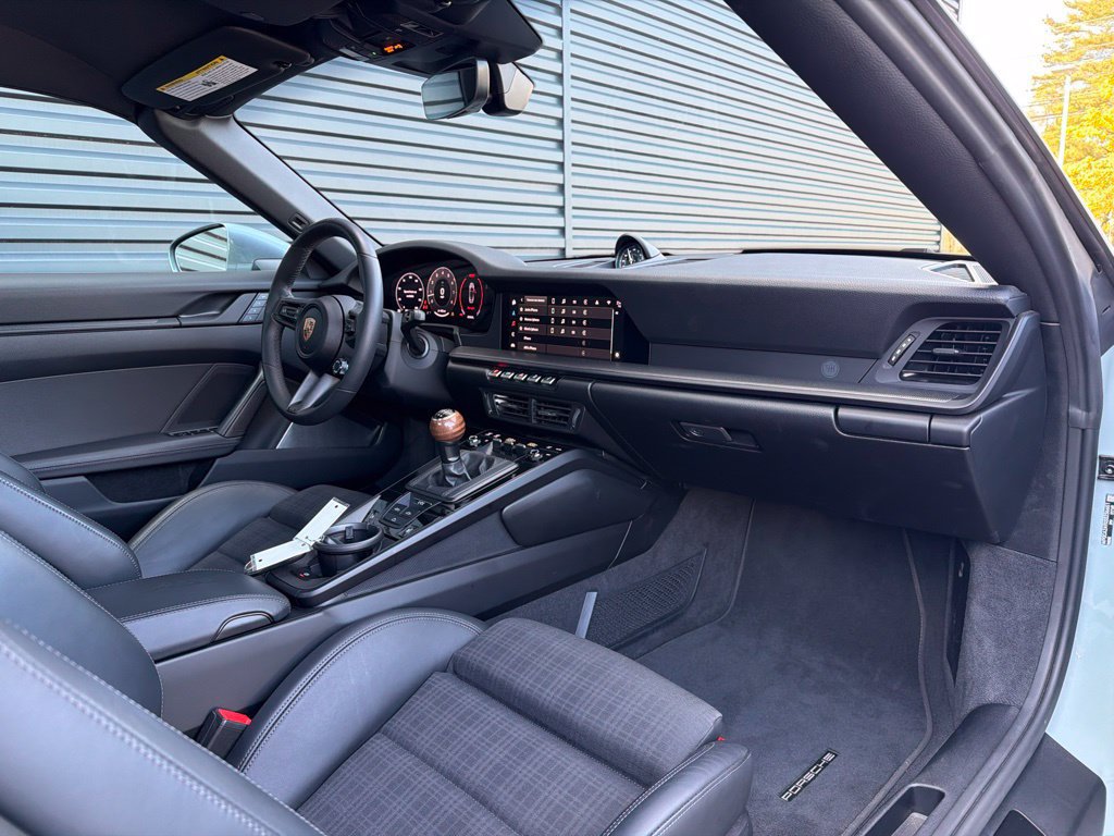 Certified 2025 Porsche 911 Carrera T RWD image 11