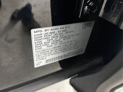 Used 2018 Audi Q7 3.0T Premium Plus image 30