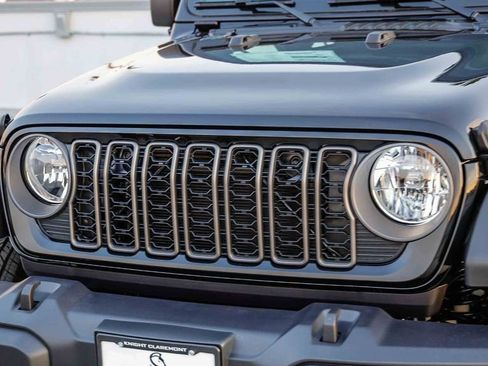 New 2026 Jeep Gladiator Sport image 6