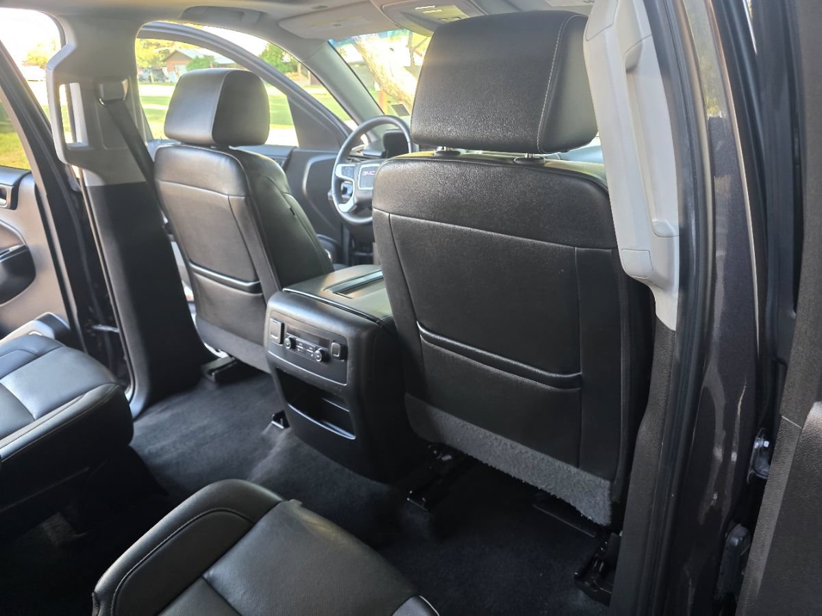 Used 2018 GMC Yukon SLT AWD/4WD image 36