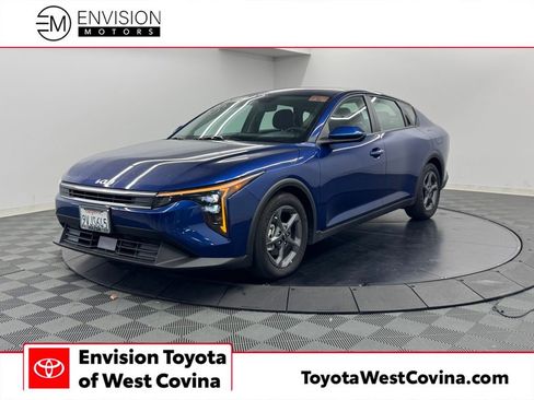 Used 2025 Kia K4 FWD image 1