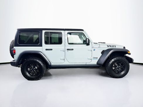 Used 2024 Jeep Wrangler Unlimited AWD/4WD image 10