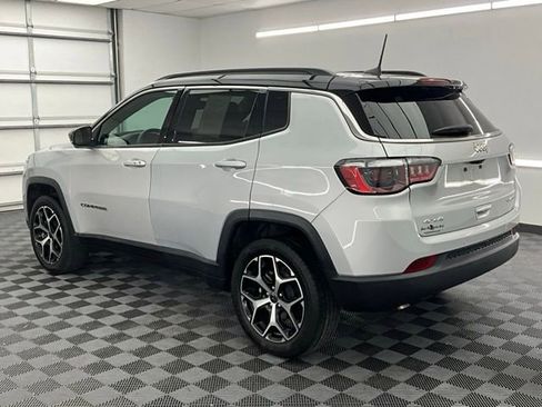Used 2025 Jeep Compass Limited AWD/4WD image 20