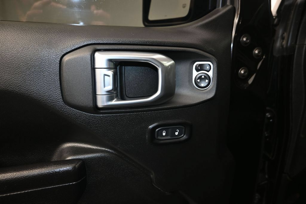 Used 2021 Jeep Wrangler Sport AWD/4WD image 11