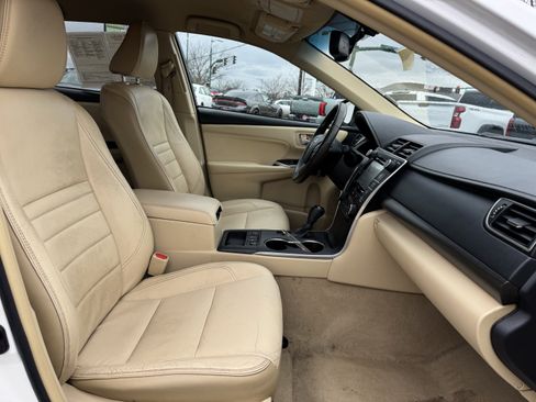 Used 2017 Toyota Camry XLE image 37