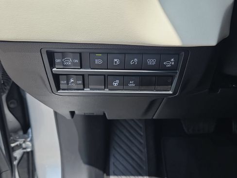 Used 2024 Toyota Sequoia Capstone AWD/4WD image 23