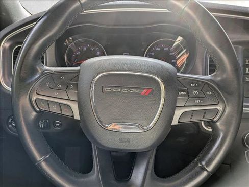 Used 2015 Dodge Charger SE image 12