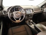 Used 2018 Jeep Grand Cherokee Laredo image 2