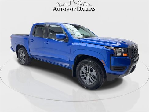 Used 2025 Nissan Frontier SV image 2