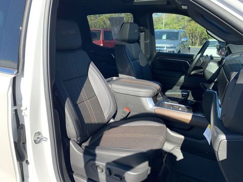 Used 2024 Chevrolet Silverado 1500 High Country w/ High Country Premium Package image 26