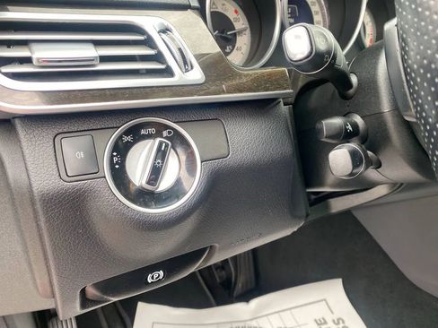 Used 2014 Mercedes-Benz E 350 4MATIC Sedan image 10