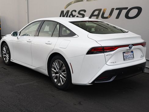Used 2022 Toyota Mirai XLE image 6