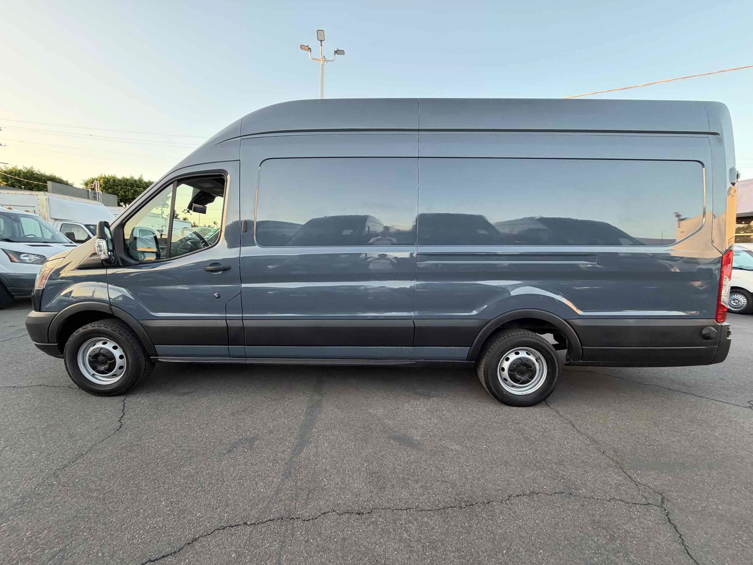 Used 2019 Ford Transit 250 148 High Roof Extended RWD image 2