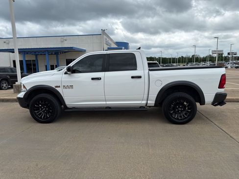 Used 2018 RAM 1500 SLT image 2