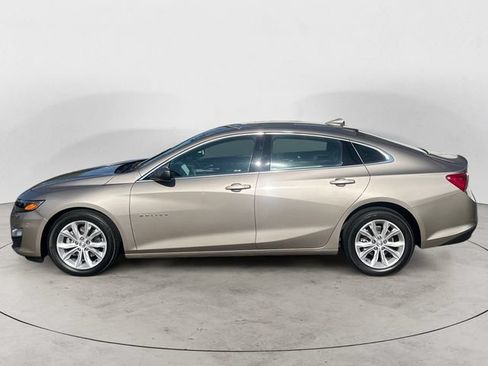 Used 2024 Chevrolet Malibu LT FWD image 2
